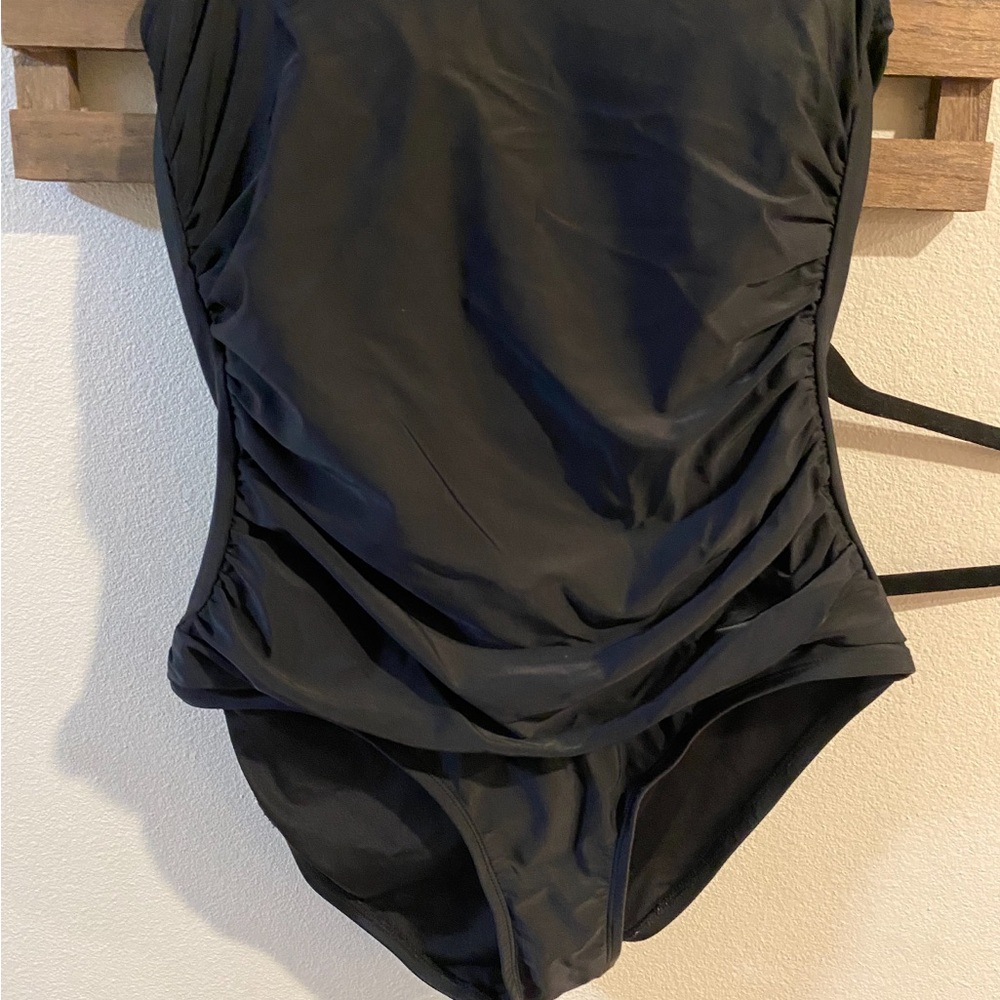 DKNY One Piece Swimsuit Womens Black with Gathered Waist‎ Size Medium